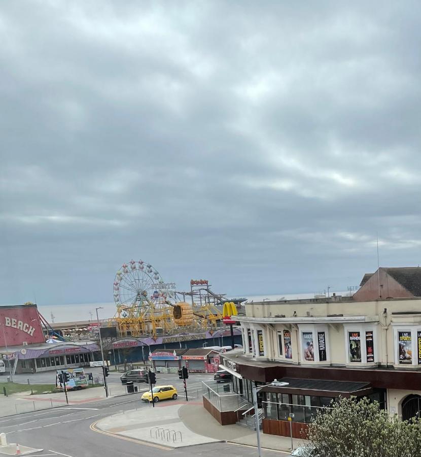 Oyo Queens Hotel, スケッグネス エクステリア 写真