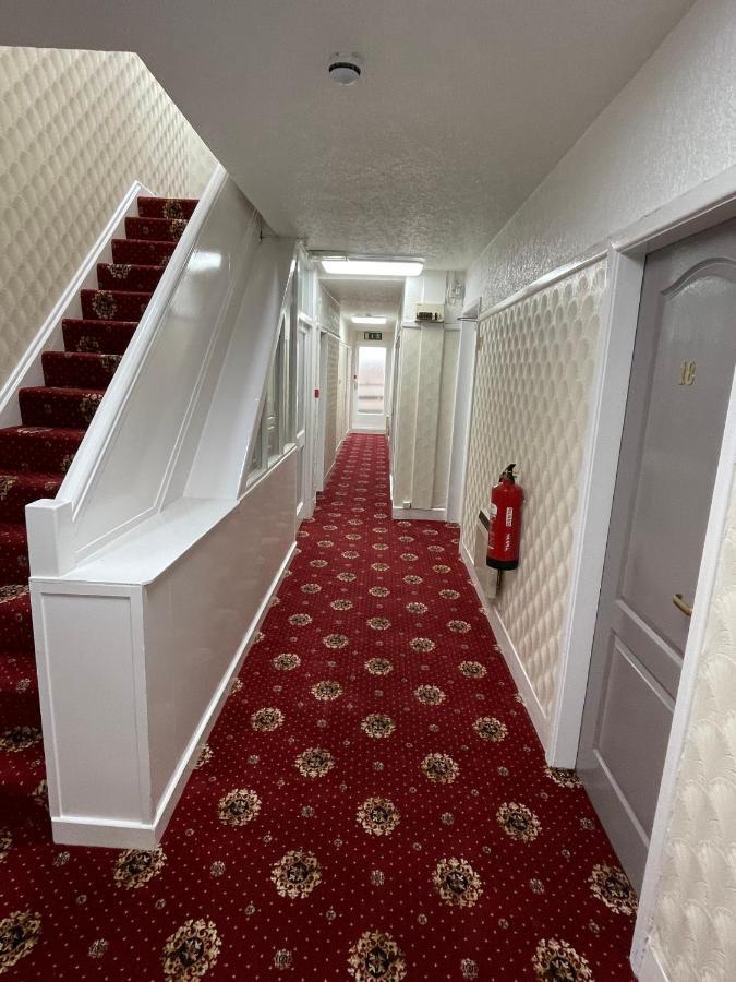 Oyo Queens Hotel, スケッグネス エクステリア 写真