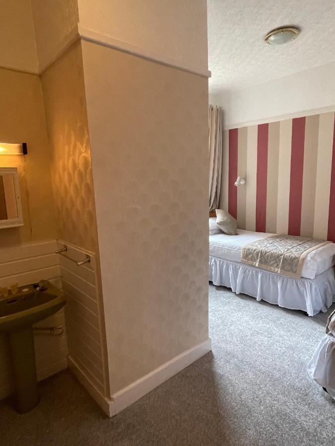 Oyo Queens Hotel, スケッグネス エクステリア 写真
