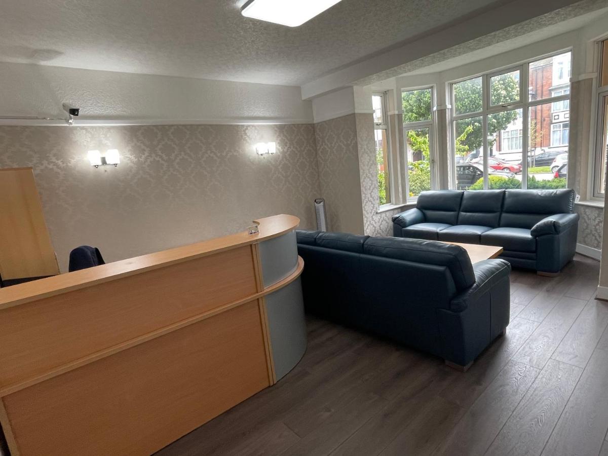 Oyo Queens Hotel, スケッグネス エクステリア 写真