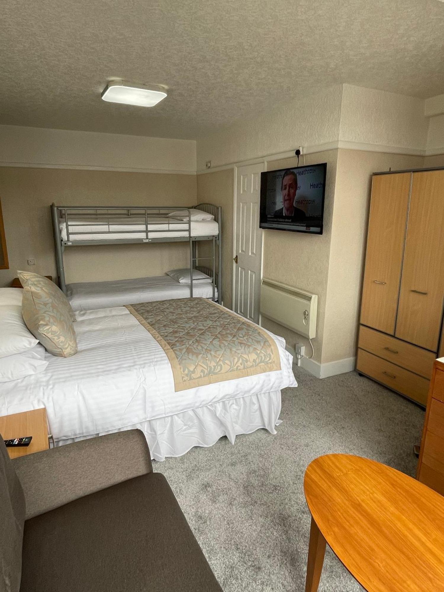Oyo Queens Hotel, スケッグネス 部屋 写真
